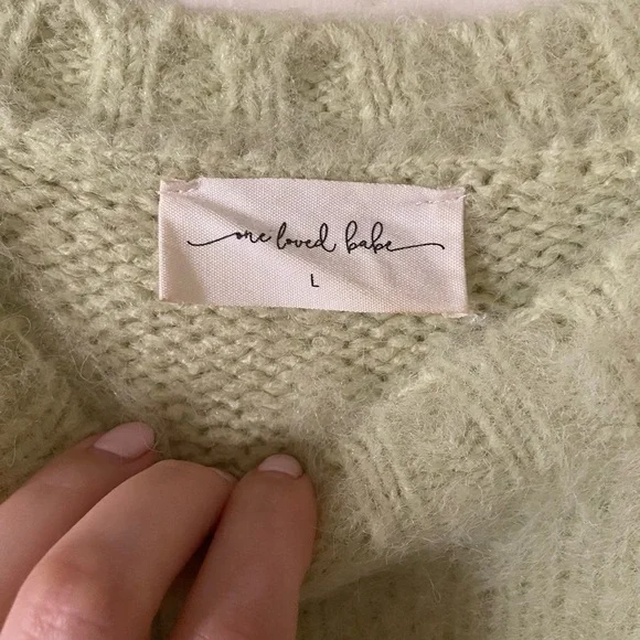 Elegant Pastel Green Women's Sweater - Picture 6 of 8